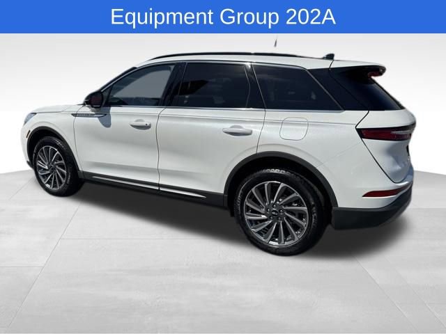 Certified 2025 Lincoln Corsair Reserve w/ Equipment Group 202A image 6