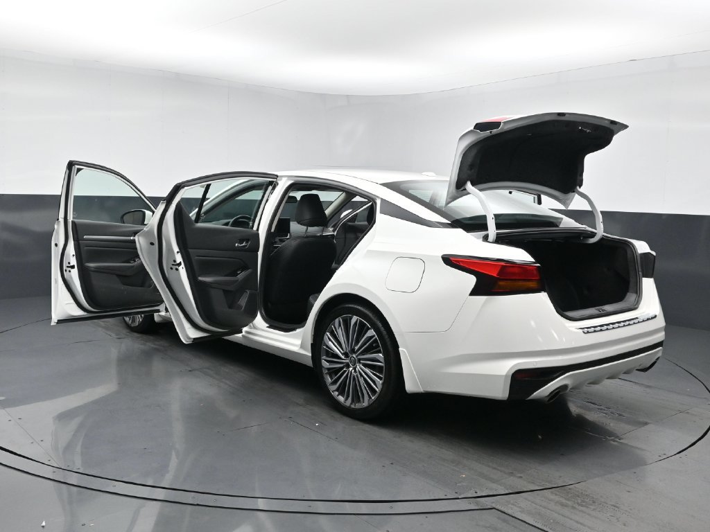 Used 2024 Nissan Altima 2.5 SL FWD image 28