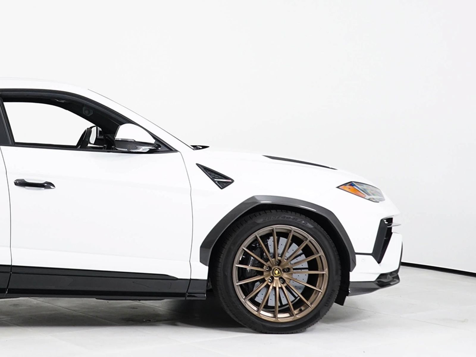 Used 2023 Lamborghini Urus Performante AWD/4WD image 14
