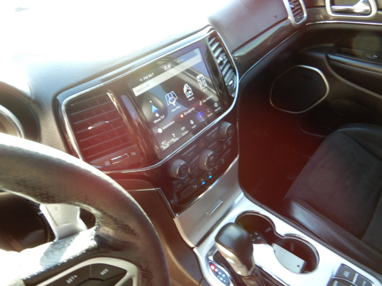 Used 2019 Jeep Grand Cherokee SRT image 16