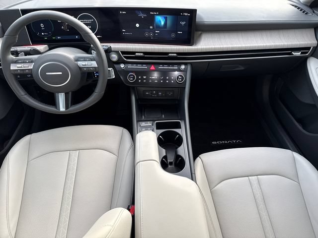 Used 2025 Hyundai Sonata Limited FWD image 11