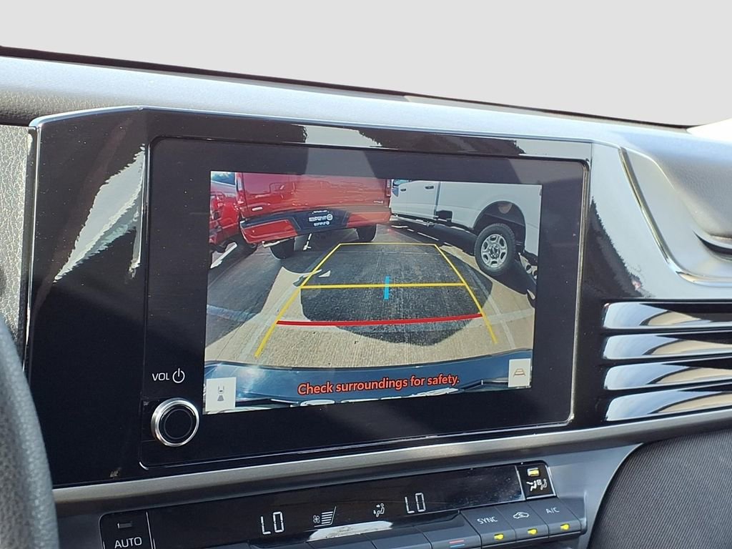 Used 2025 Toyota Camry LE FWD image 12