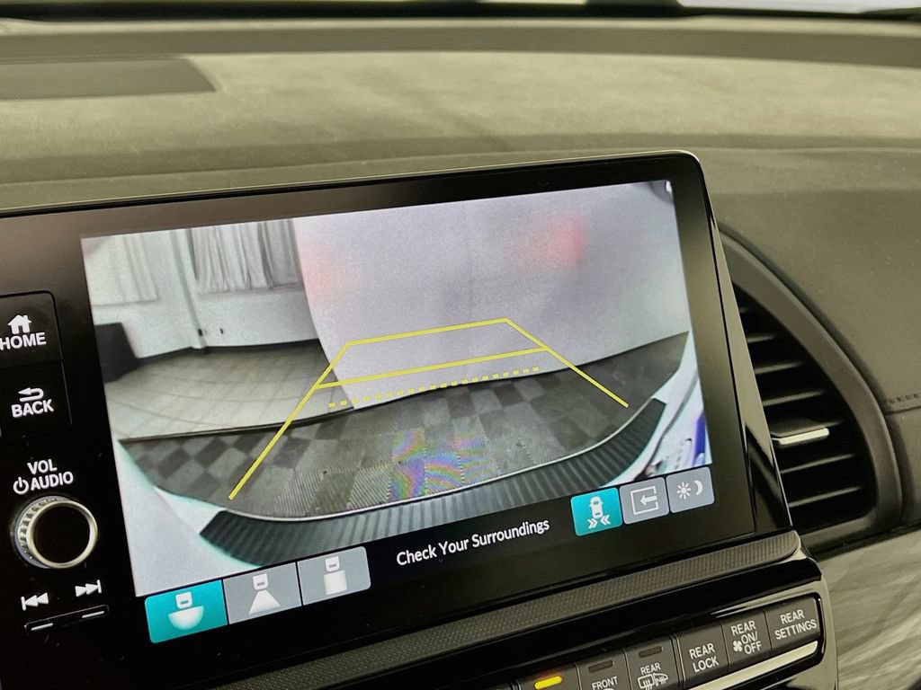 Used 2025 Honda Odyssey Elite image 14
