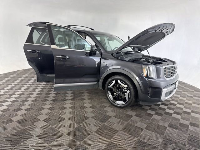 Certified 2025 Kia Telluride S image 14