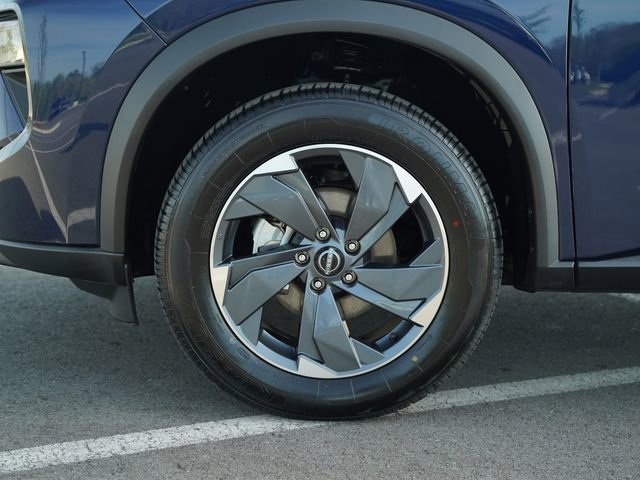 Used 2025 Nissan Rogue SV FWD image 11