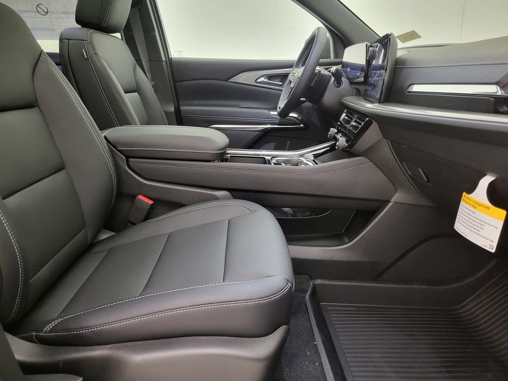 New 2026 Chevrolet Traverse LT w/ Sun and Wheel Package image 37