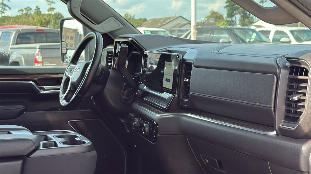Used 2024 Chevrolet Silverado 2500 LT image 31