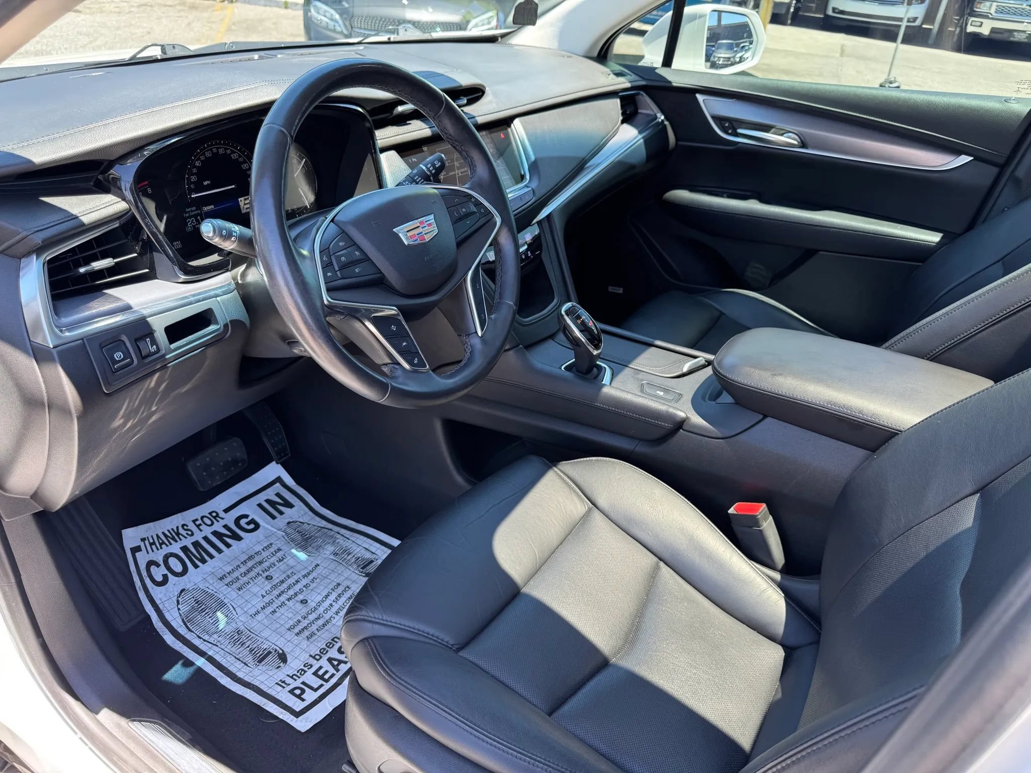 Used 2018 Cadillac XT5 Luxury w/ Driver Awareness Package FWD image 11