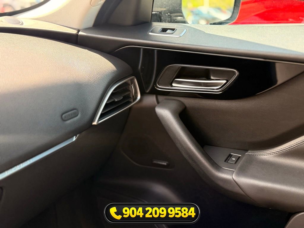 Used 2018 Jaguar F-PACE Premium image 17