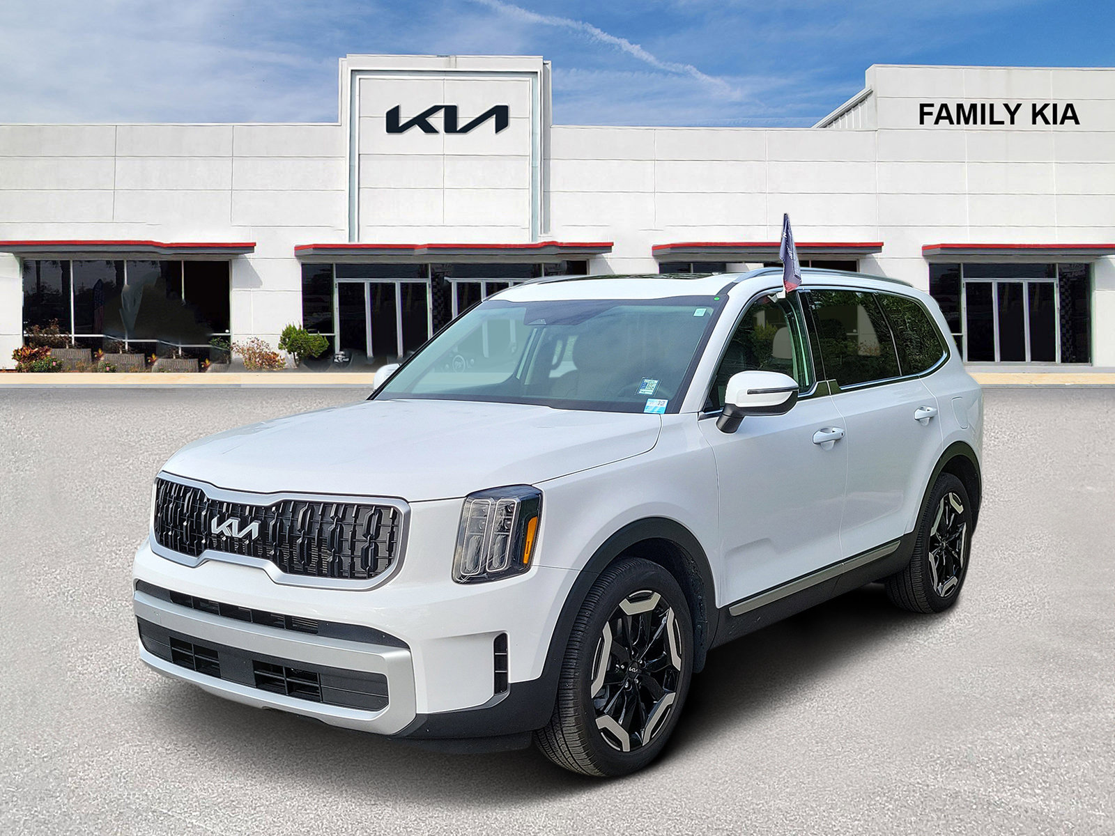 Certified 2025 Kia Telluride EX FWD image 3