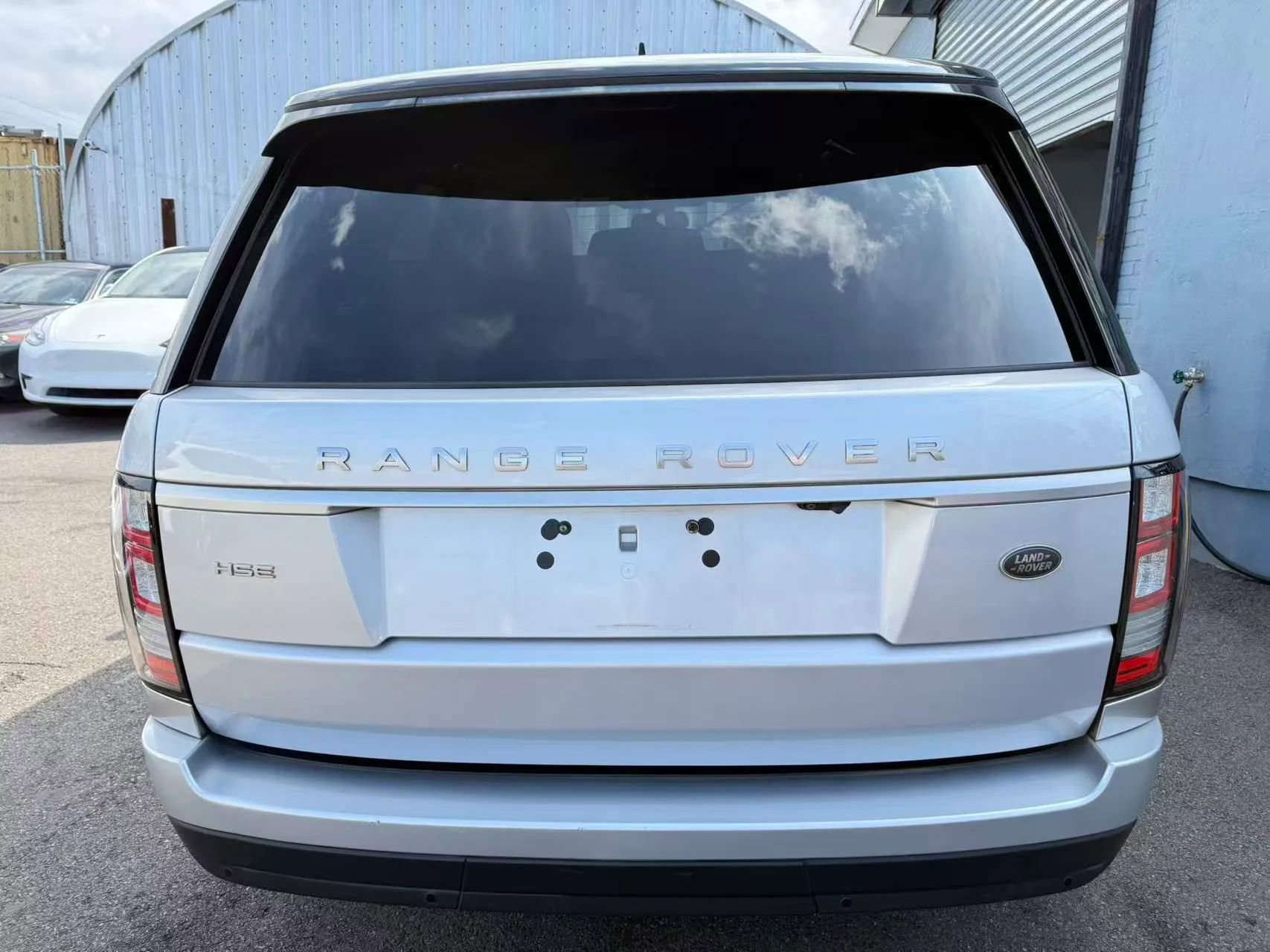 Used 2016 Land Rover Range Rover HSE image 4