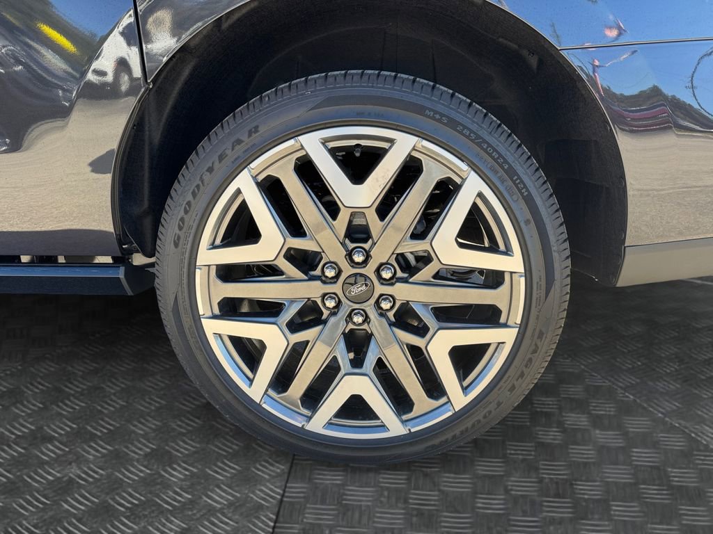 New 2025 Ford Expedition Max Platinum w/ Platinum Ultimate Package image 17