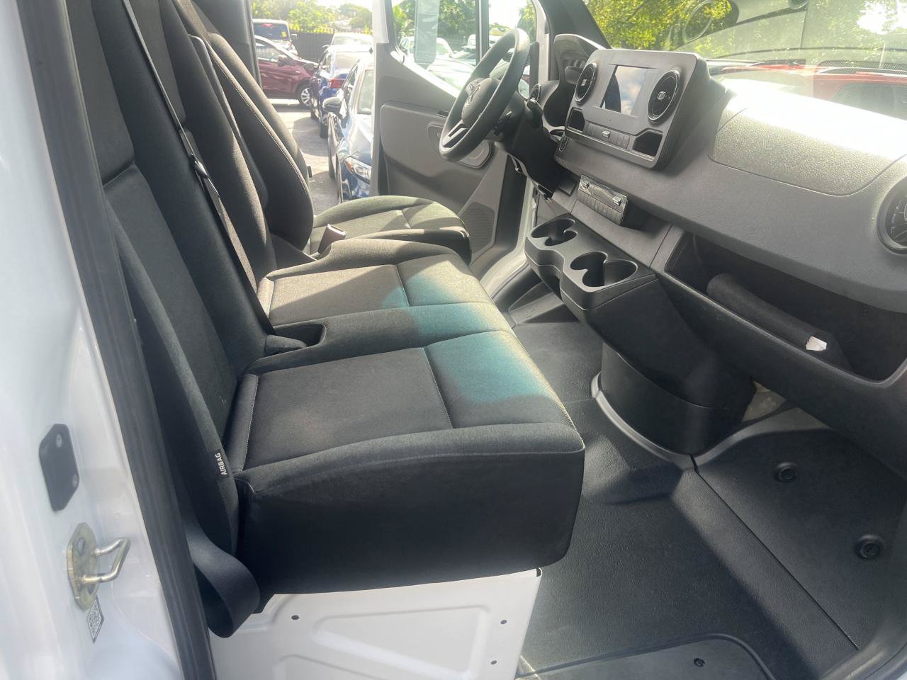 Used 2023 Mercedes-Benz Sprinter 4500 image 22