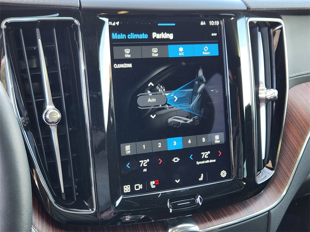 Used 2023 Volvo XC60 T8 Ultimate image 14