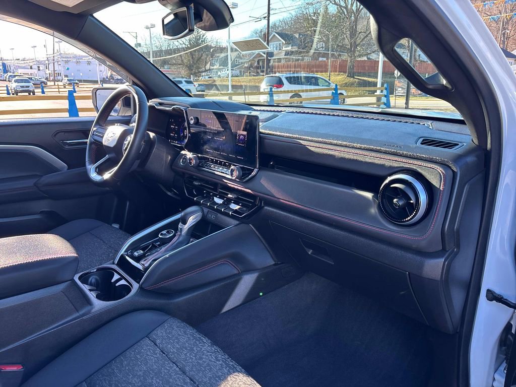 Used 2024 Chevrolet Colorado Z71 w/ Z71 Convenience Package 2 image 33