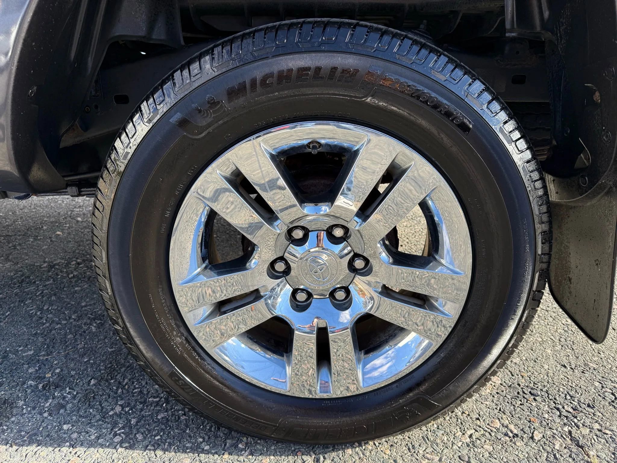 Used 2014 Toyota Tacoma 4x4 Double Cab w/ Limited Package image 11