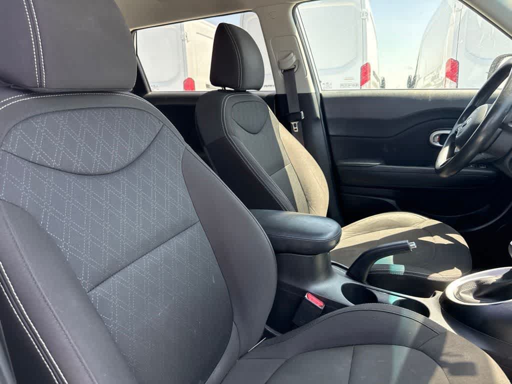 Used 2018 Kia Soul FWD image 15