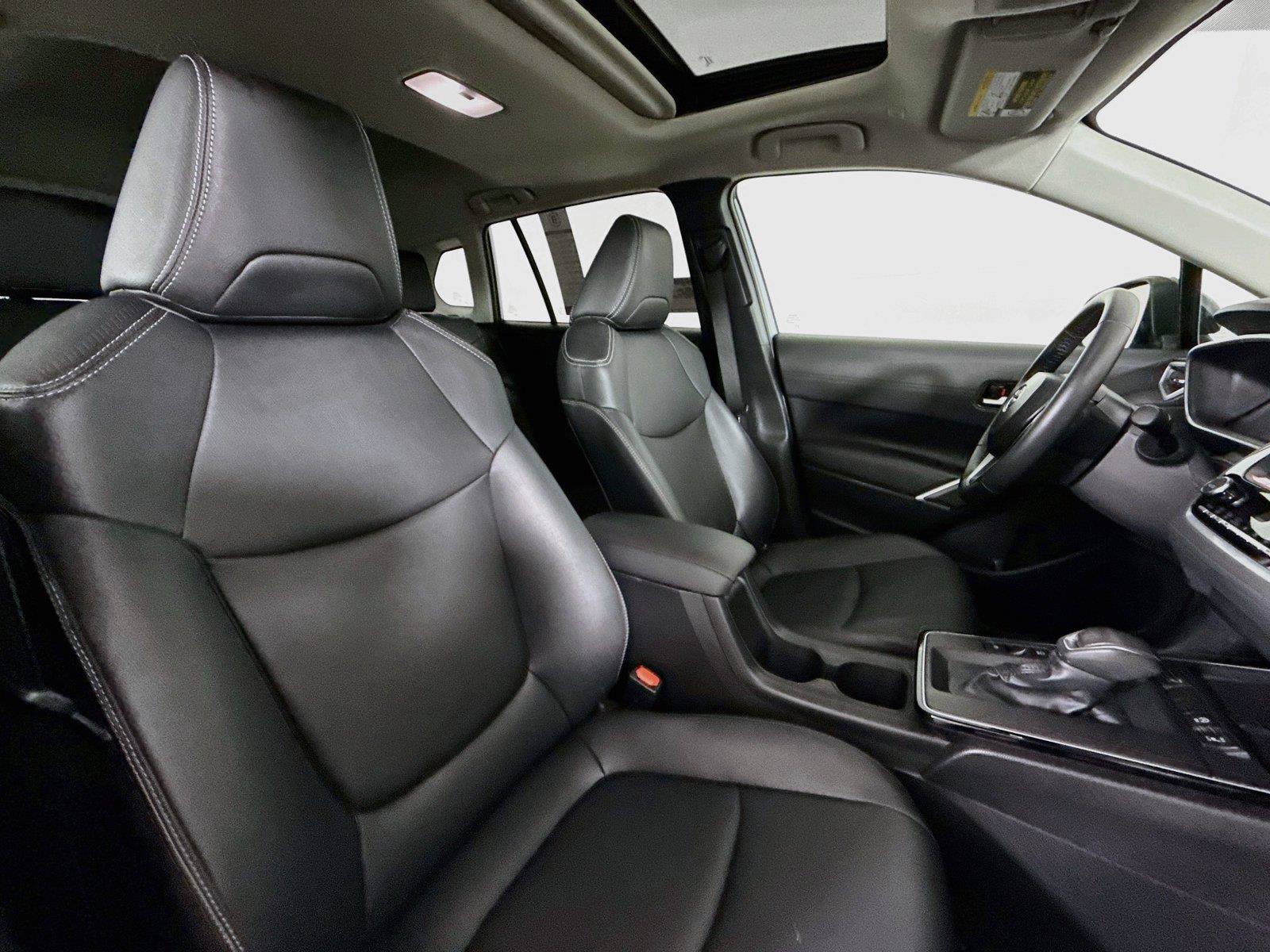 Used 2026 Toyota Corolla Cross XLE w/ Convenience Package FWD image 44