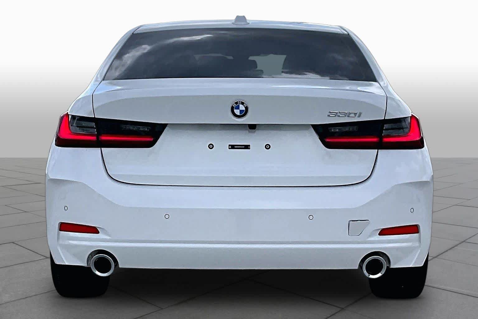 Used 2026 BMW 330i Sedan w/ Convenience Package RWD image 4