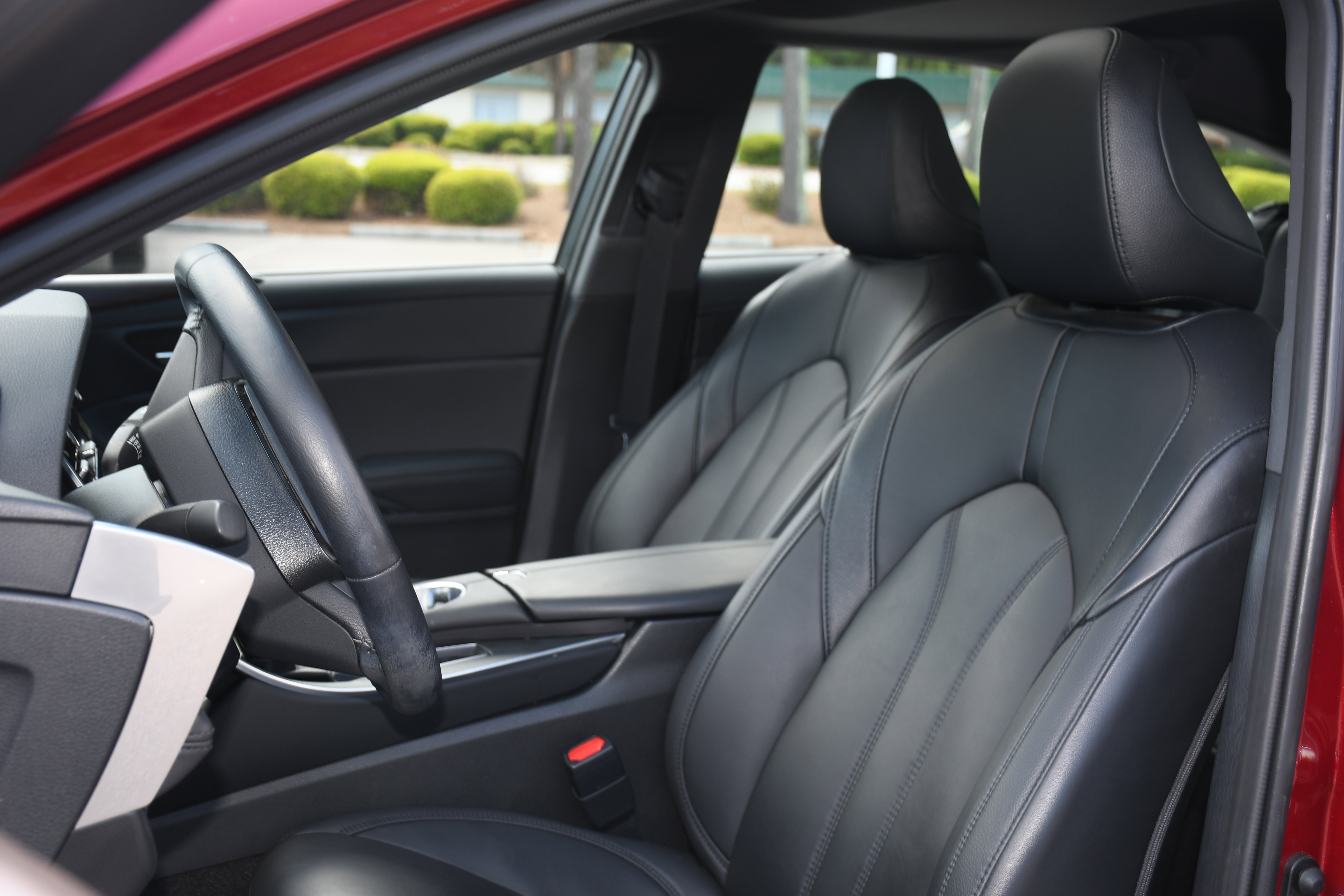 Used 2019 Toyota Avalon XLE w/ Moonroof Package FWD image 12