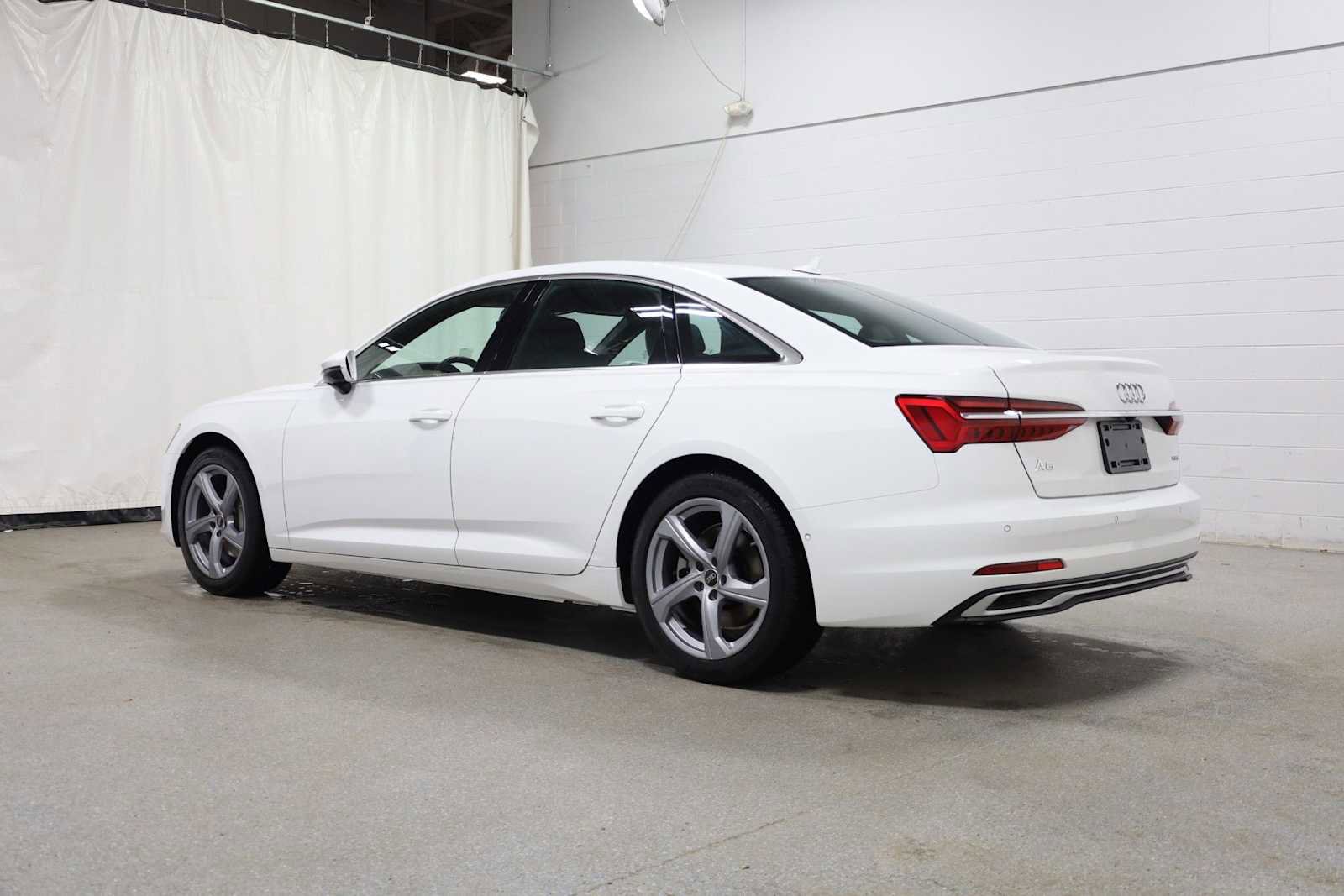 Used 2025 Audi A6 Premium Plus w/ Premium Plus Package image 3