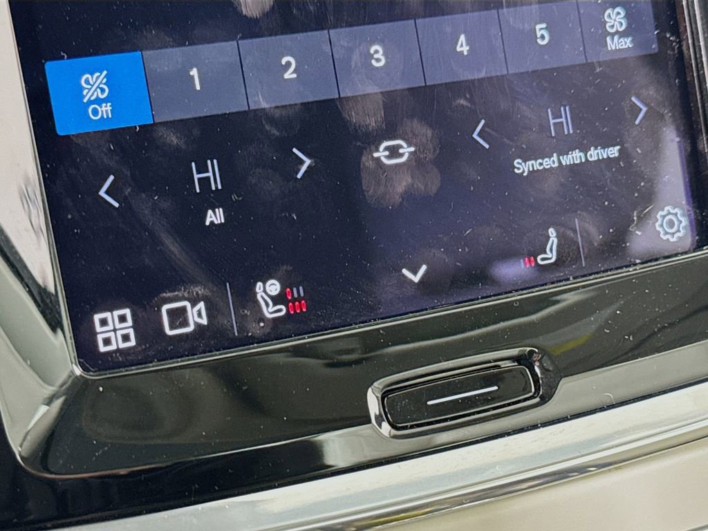 Used 2024 Volvo S60 T8 Ultimate w/ Climate Package image 21