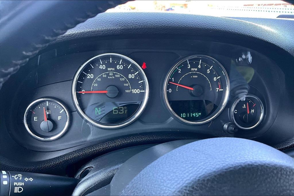 Used 2017 Jeep Wrangler Unlimited Sahara w/ Connectivity Group image 13