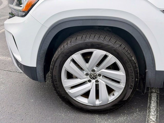 Used 2020 Volkswagen Atlas Cross Sport SE w/ Panoramic Sunroof Package FWD image 32