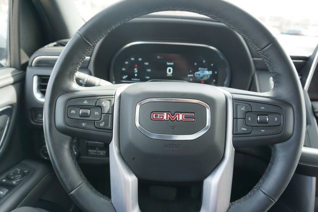 Used 2023 GMC Yukon SLT w/ SLT Premium Package image 12
