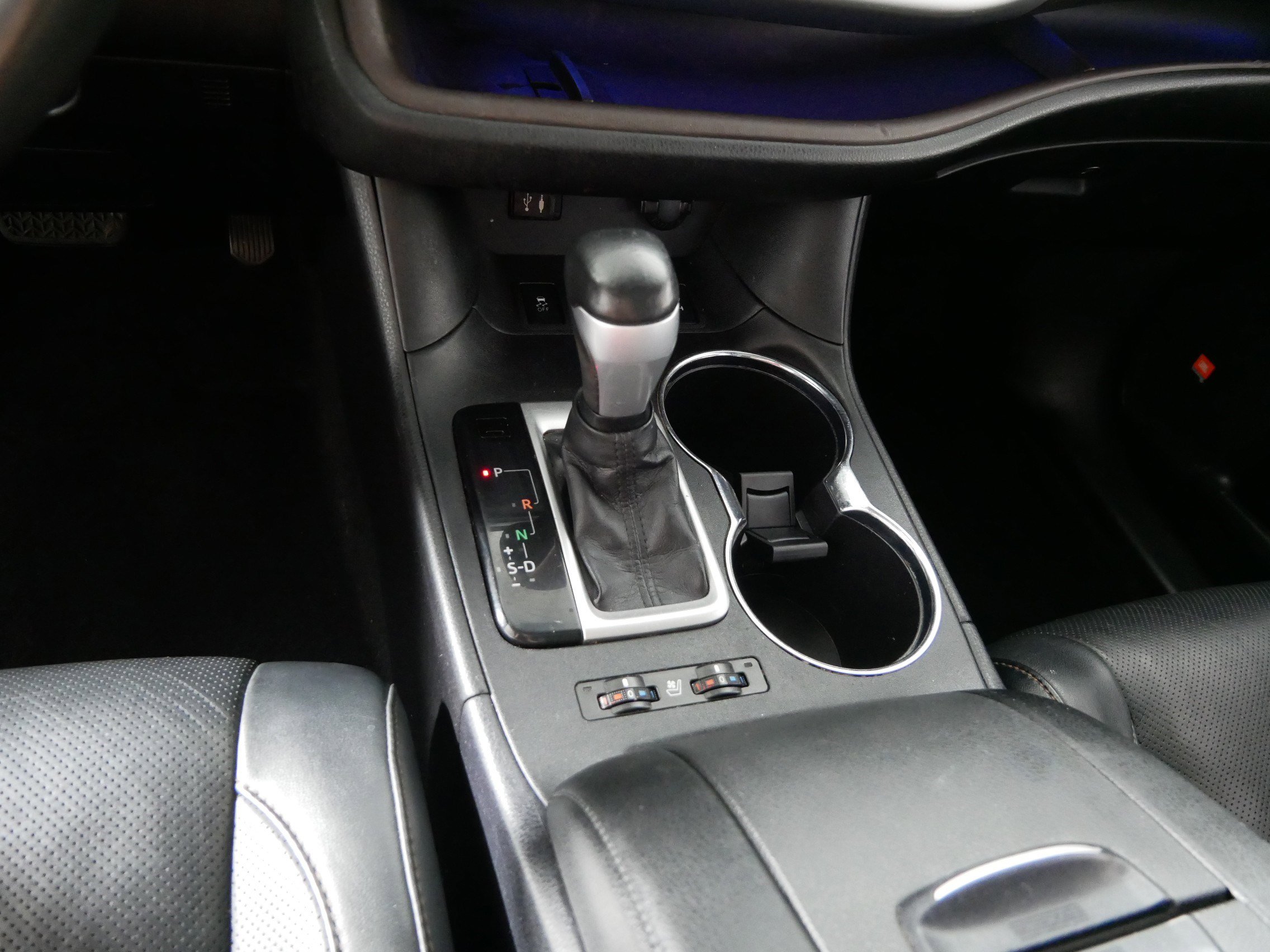 Used 2015 Toyota Highlander Limited Platinum AWD/4WD image 24