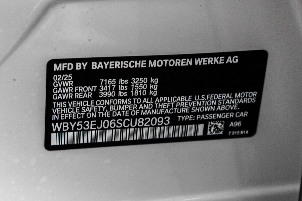 Used 2025 BMW i7 xDrive60 w/ Executive Package AWD/4WD image 41
