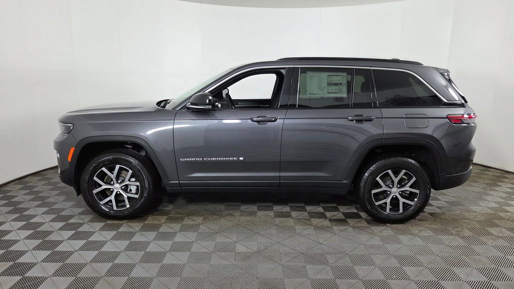 New 2025 Jeep Grand Cherokee Limited w/ Trailer Tow Package AWD/4WD image 5