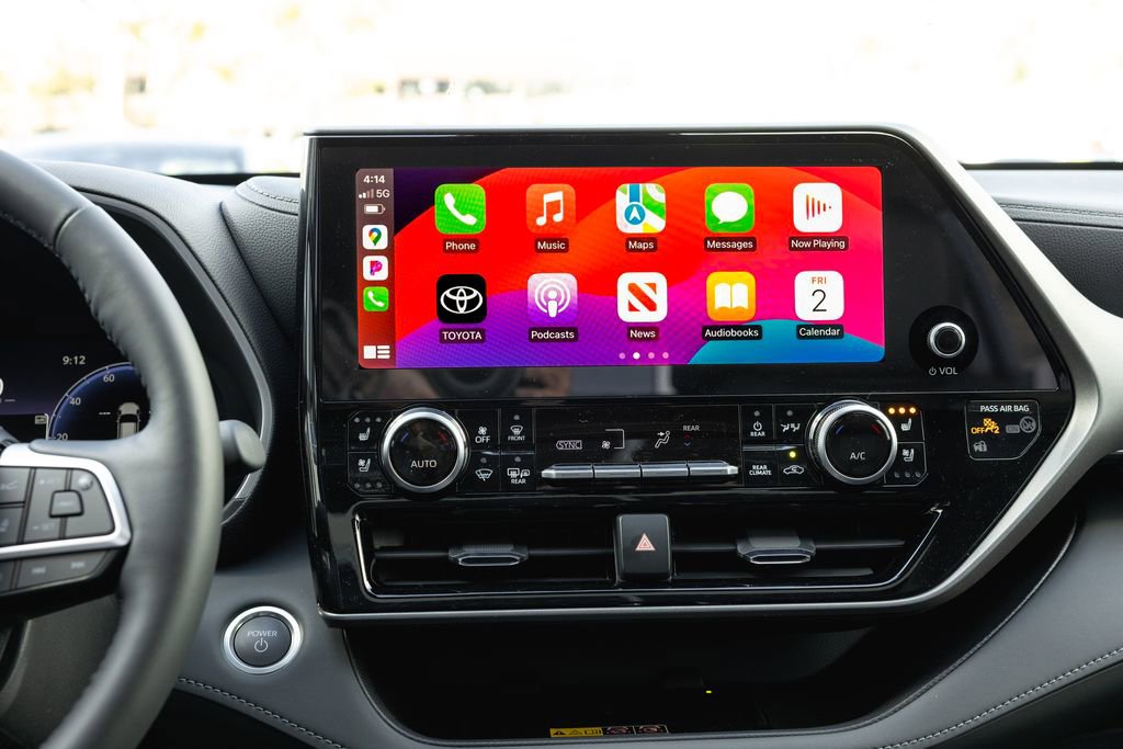 New 2026 Toyota Highlander Limited image 9