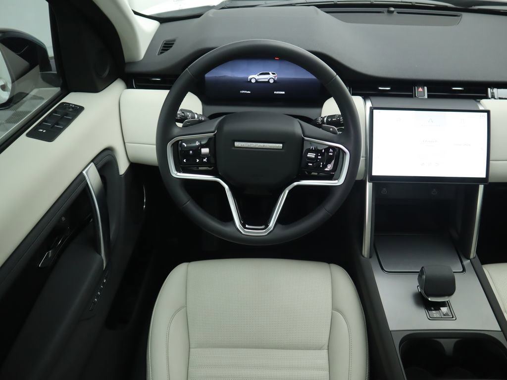 Used 2025 Land Rover Discovery Sport S image 10
