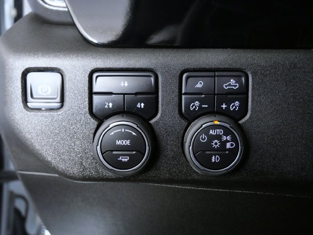 Used 2025 Chevrolet Silverado 3500 LT w/ Safety Package AWD/4WD image 26