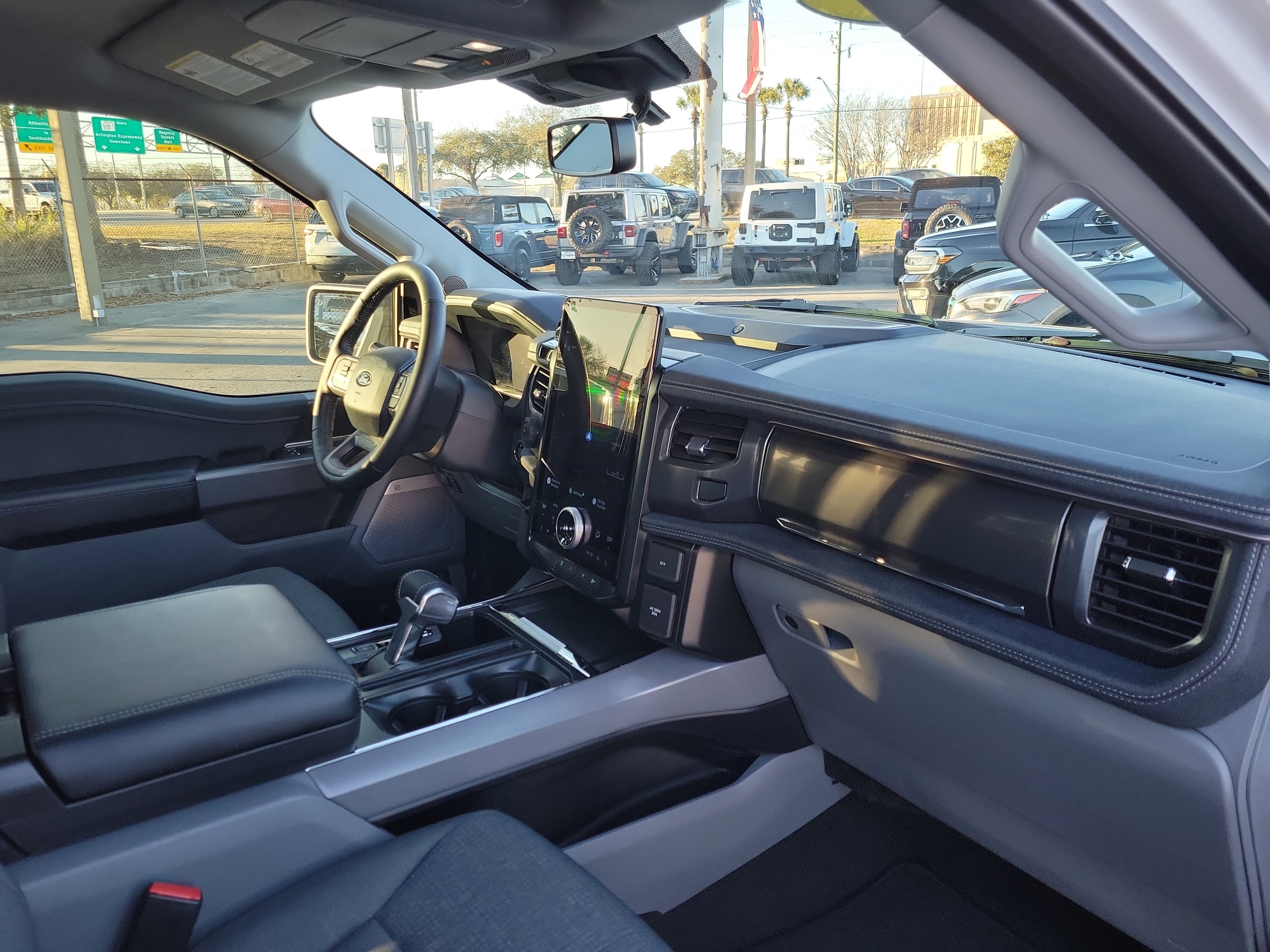 Used 2024 Ford F150 Lightning Flash image 29