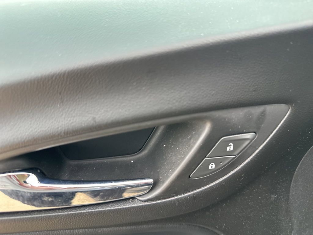 Used 2018 Chevrolet Equinox LT image 8