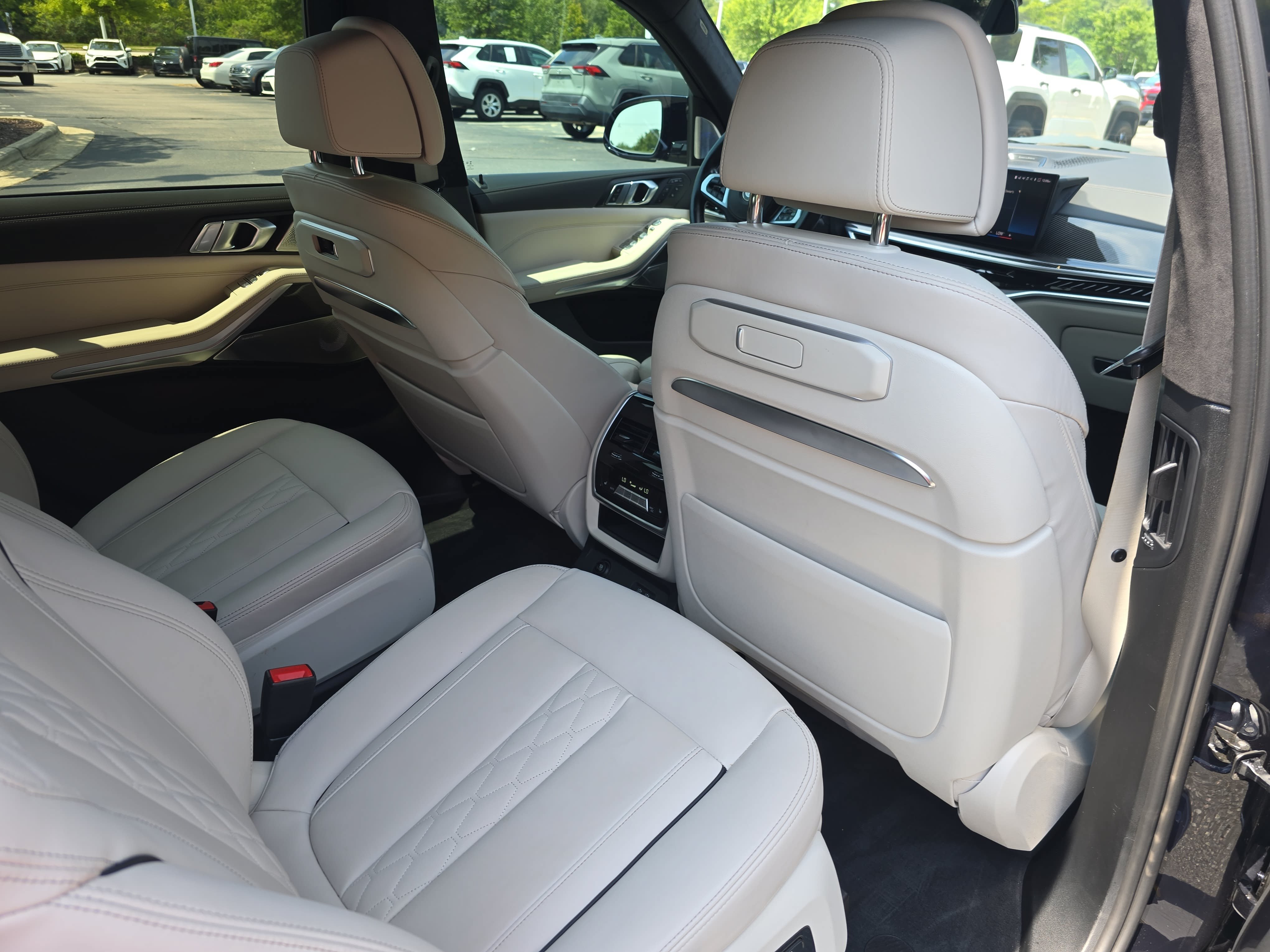 Used 2023 BMW X7 M60i w/ Executive Package AWD/4WD image 11