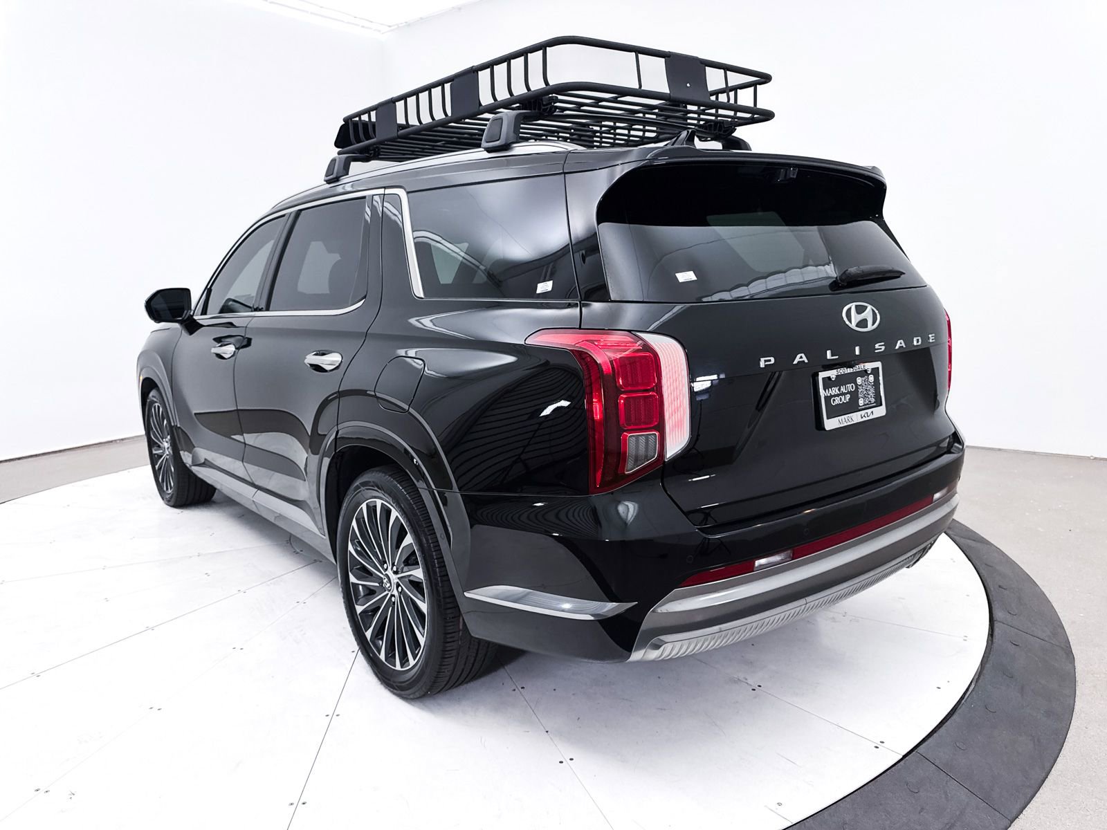 Used 2023 Hyundai Palisade Calligraphy image 18