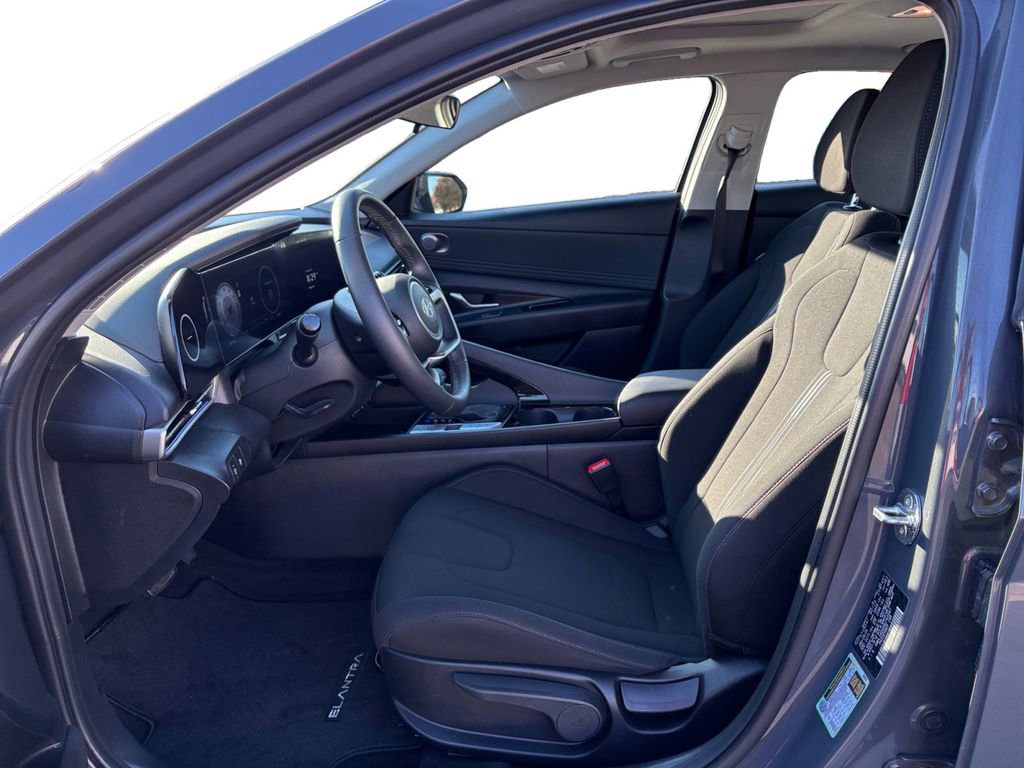 Used 2024 Hyundai Elantra SEL w/ Convenience Package image 14