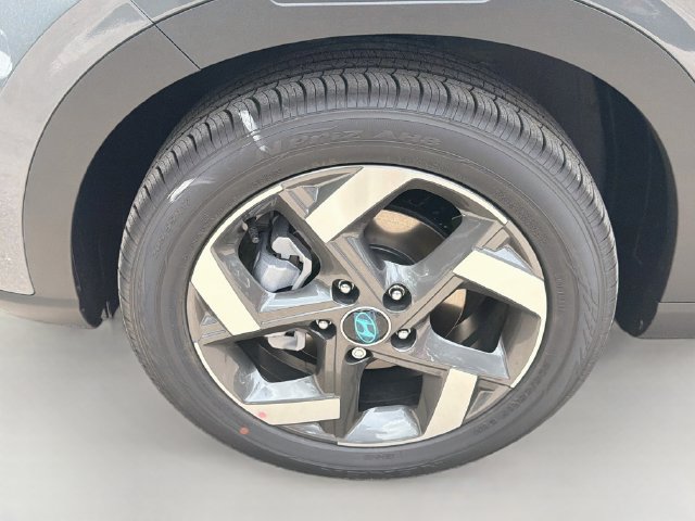 New 2026 Hyundai Venue SEL FWD image 32