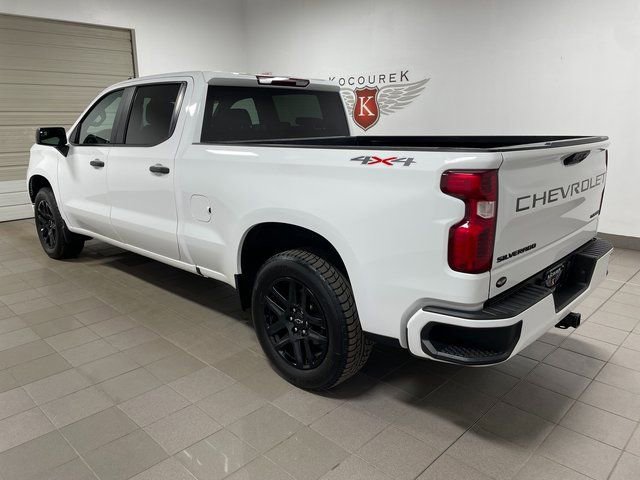 Used 2022 Chevrolet Silverado 1500 Custom w/ LPO, Dark Essentials Package AWD/4WD image 4