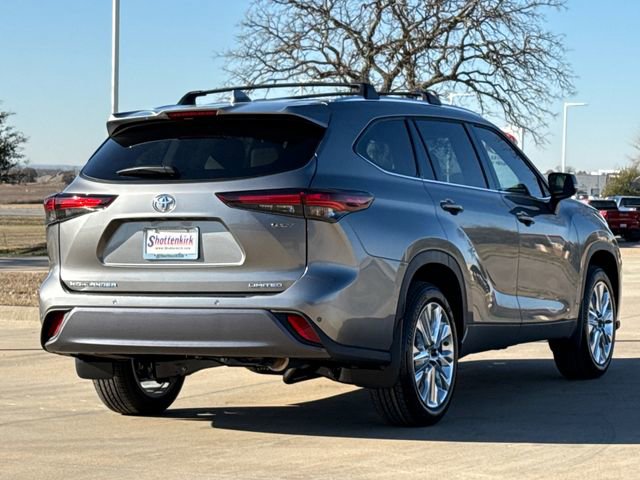 New 2026 Toyota Highlander Limited image 8