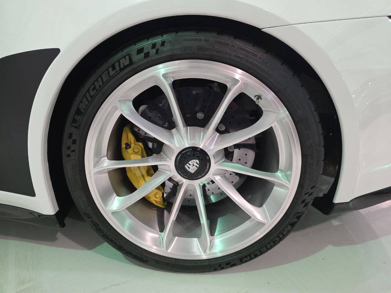 Used 2019 Porsche 911 Speedster RWD image 37