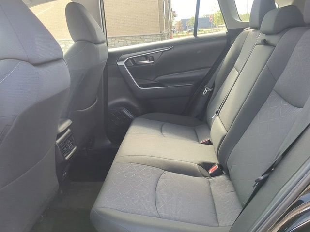 Used 2025 Toyota RAV4 XLE AWD/4WD image 13