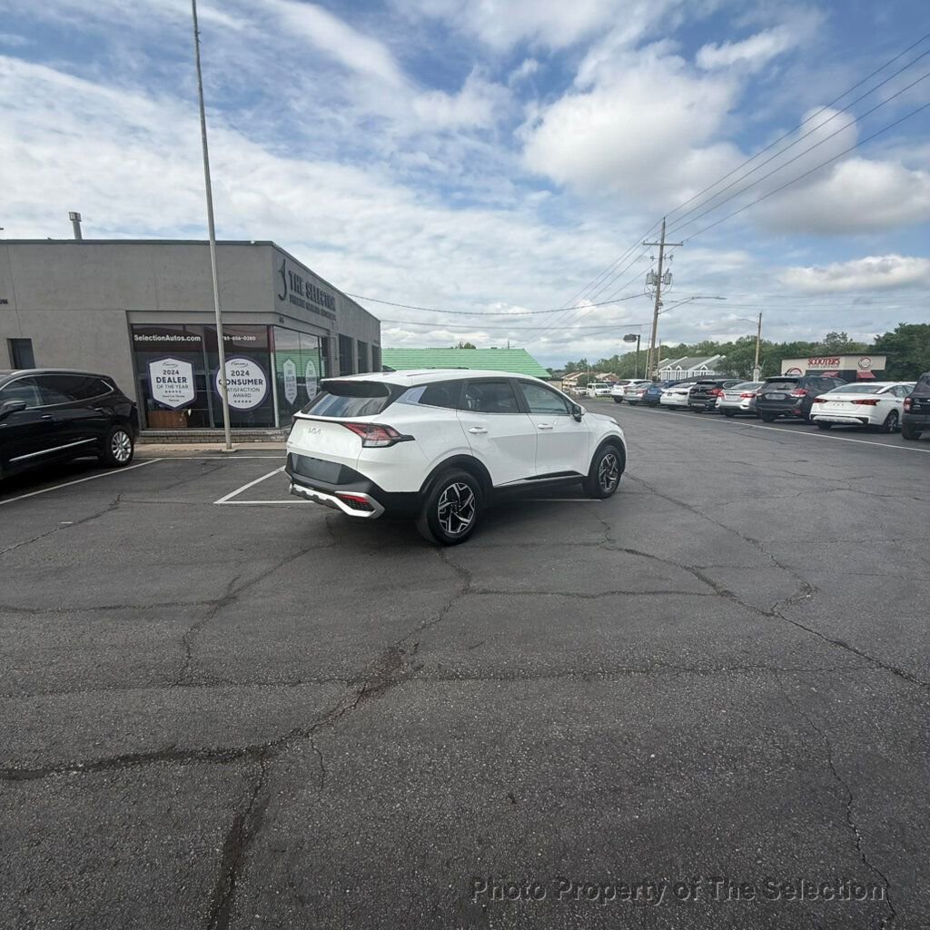 Used 2023 Kia Sportage LX FWD image 16
