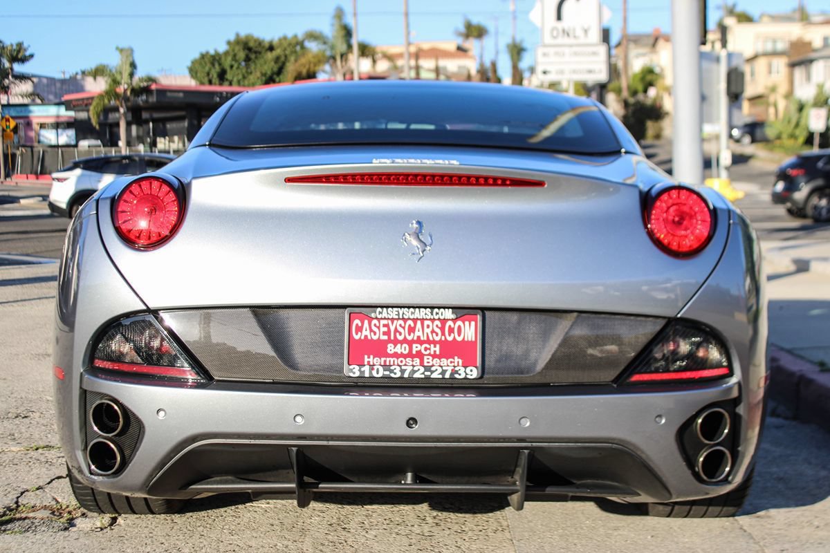 Used 2012 Ferrari California RWD image 41