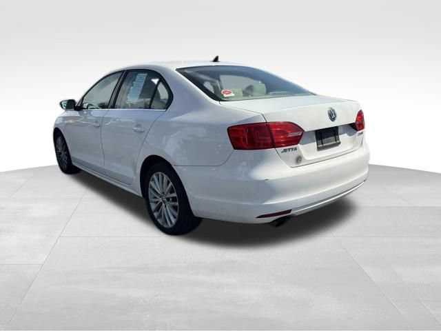 Used 2012 Volkswagen Jetta SEL FWD image 5