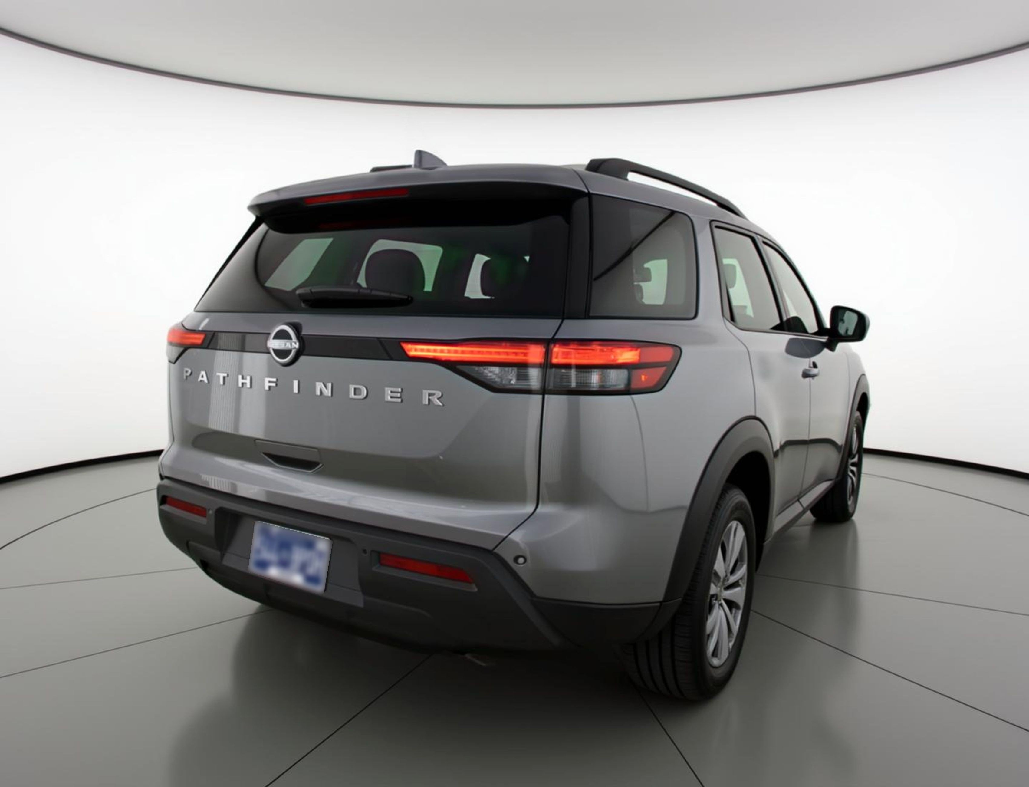 Used 2025 Nissan Pathfinder SV image 9