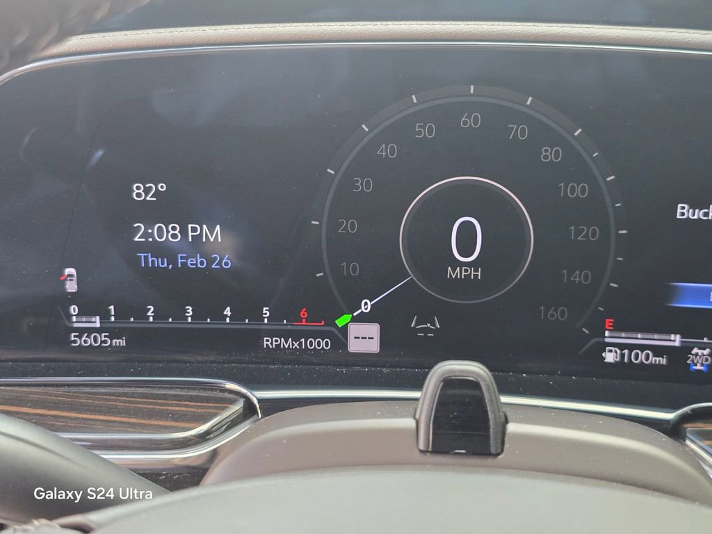 Used 2024 Cadillac Escalade Premium Luxury image 27